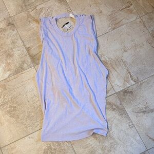 Sleeveless Crewneck Tank Top in Light Lavender